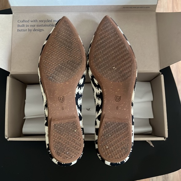 Sandy Cat Leopard Rothy’s NIB OBO - Picture 4 of 10